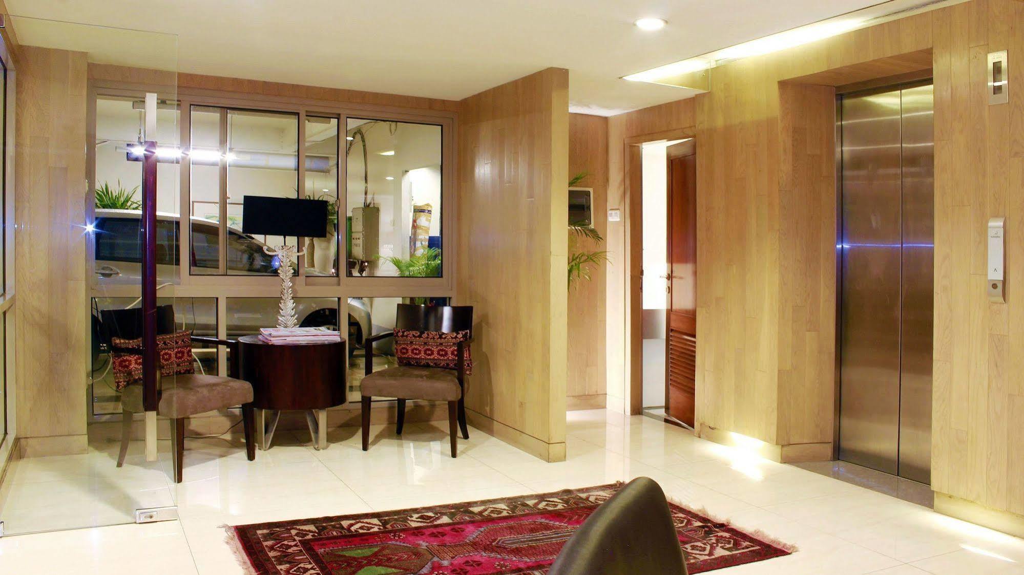 W Home Cikatomas Cakarta Dış mekan fotoğraf