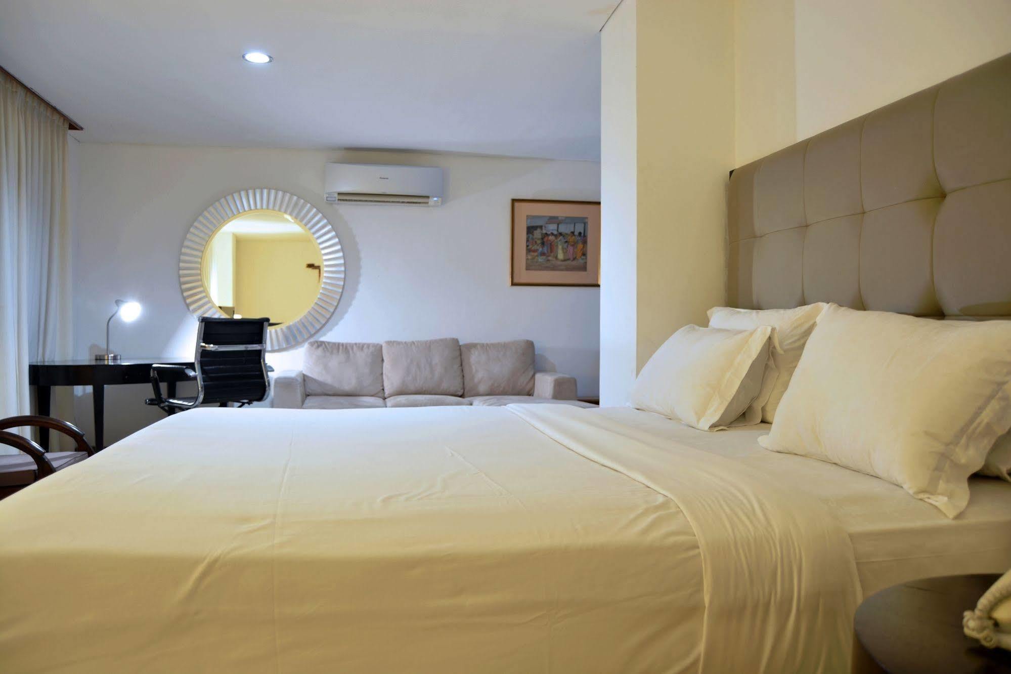 W Home Cikatomas Cakarta Dış mekan fotoğraf