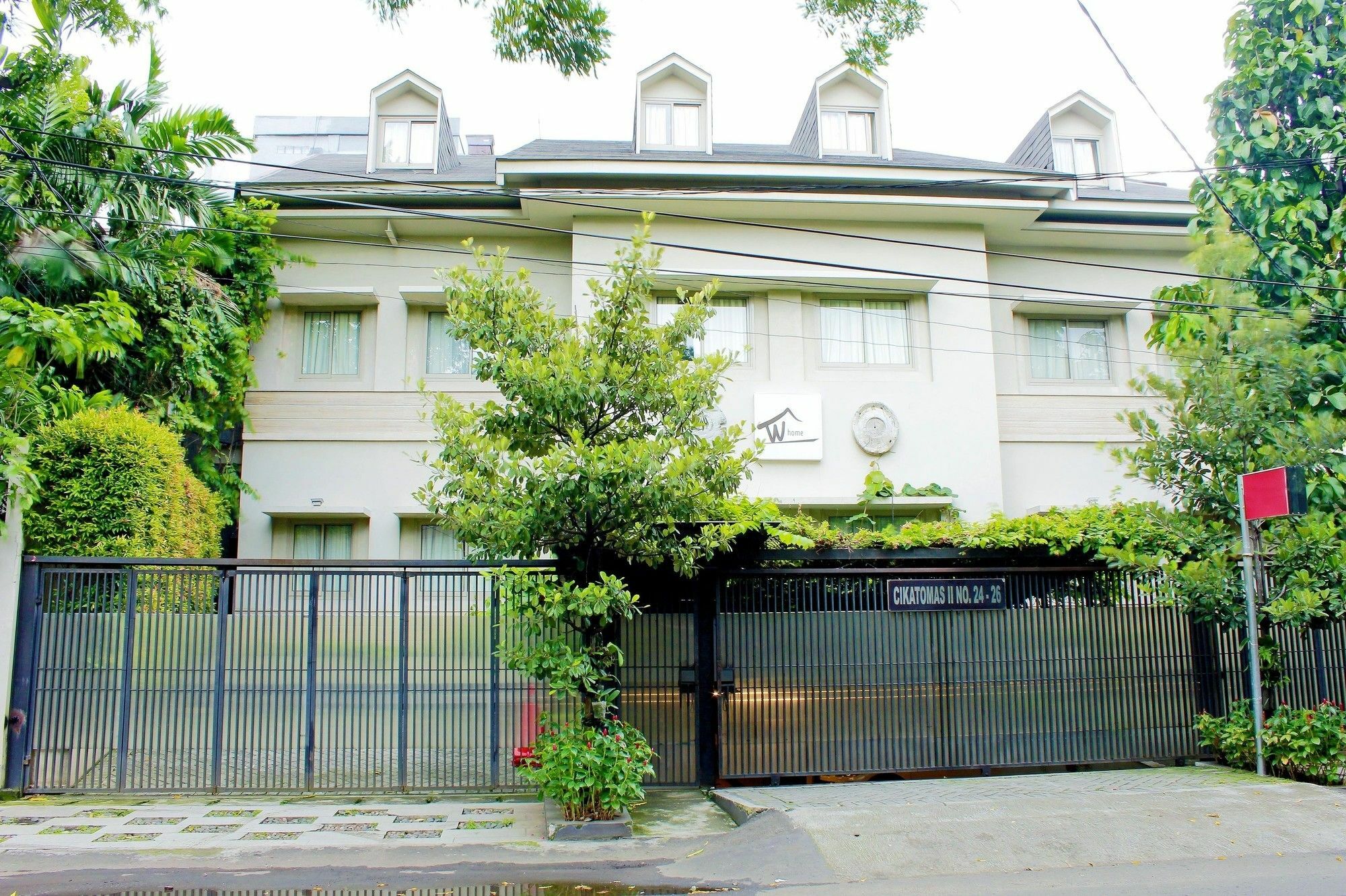 W Home Cikatomas Cakarta Dış mekan fotoğraf